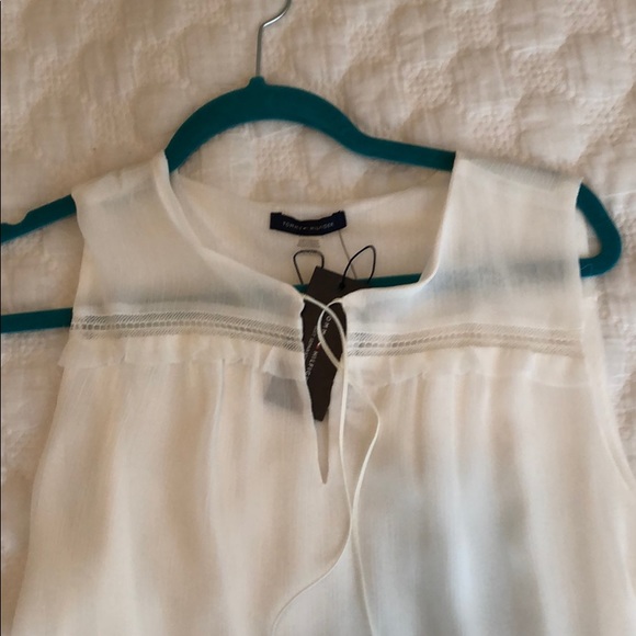 Tommy Hilfiger Sleeveless Blouse - Picture 3 of 6